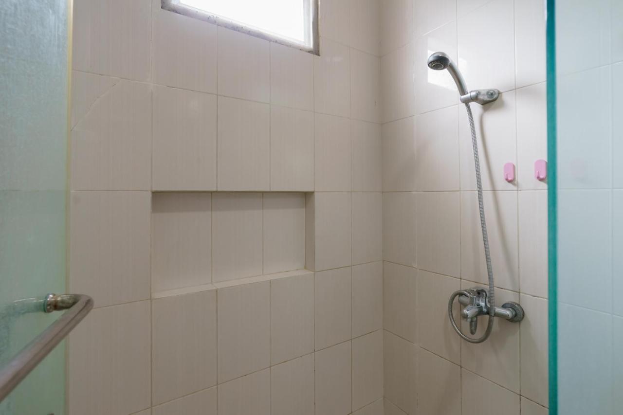 Dago Suites Syariah Cikarang Mitra Reddoorz ブカシ エクステリア 写真