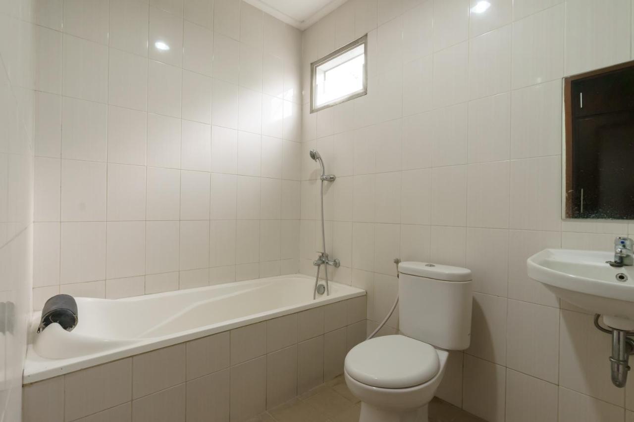 Dago Suites Syariah Cikarang Mitra Reddoorz ブカシ エクステリア 写真