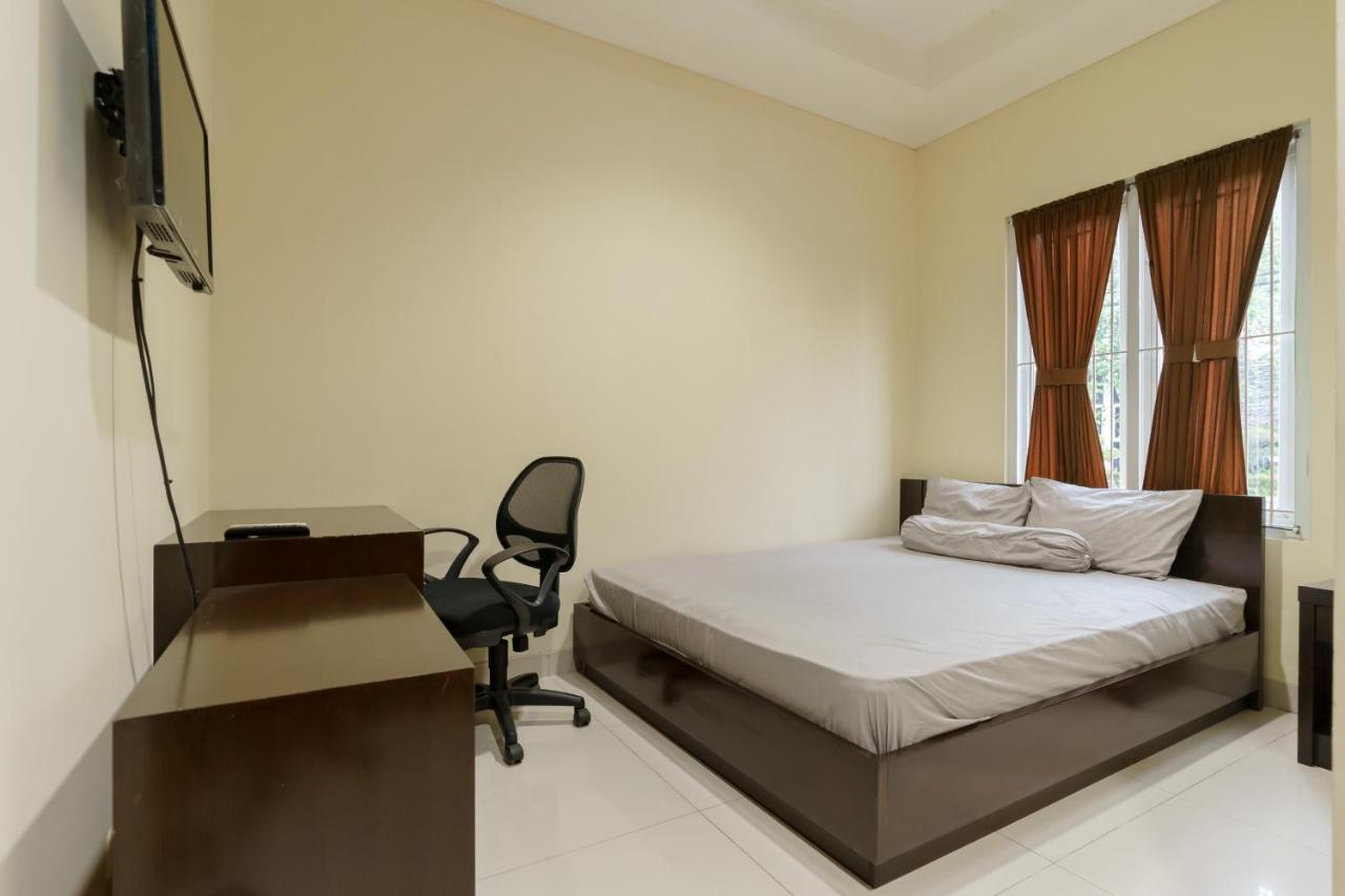 Dago Suites Syariah Cikarang Mitra Reddoorz ブカシ エクステリア 写真
