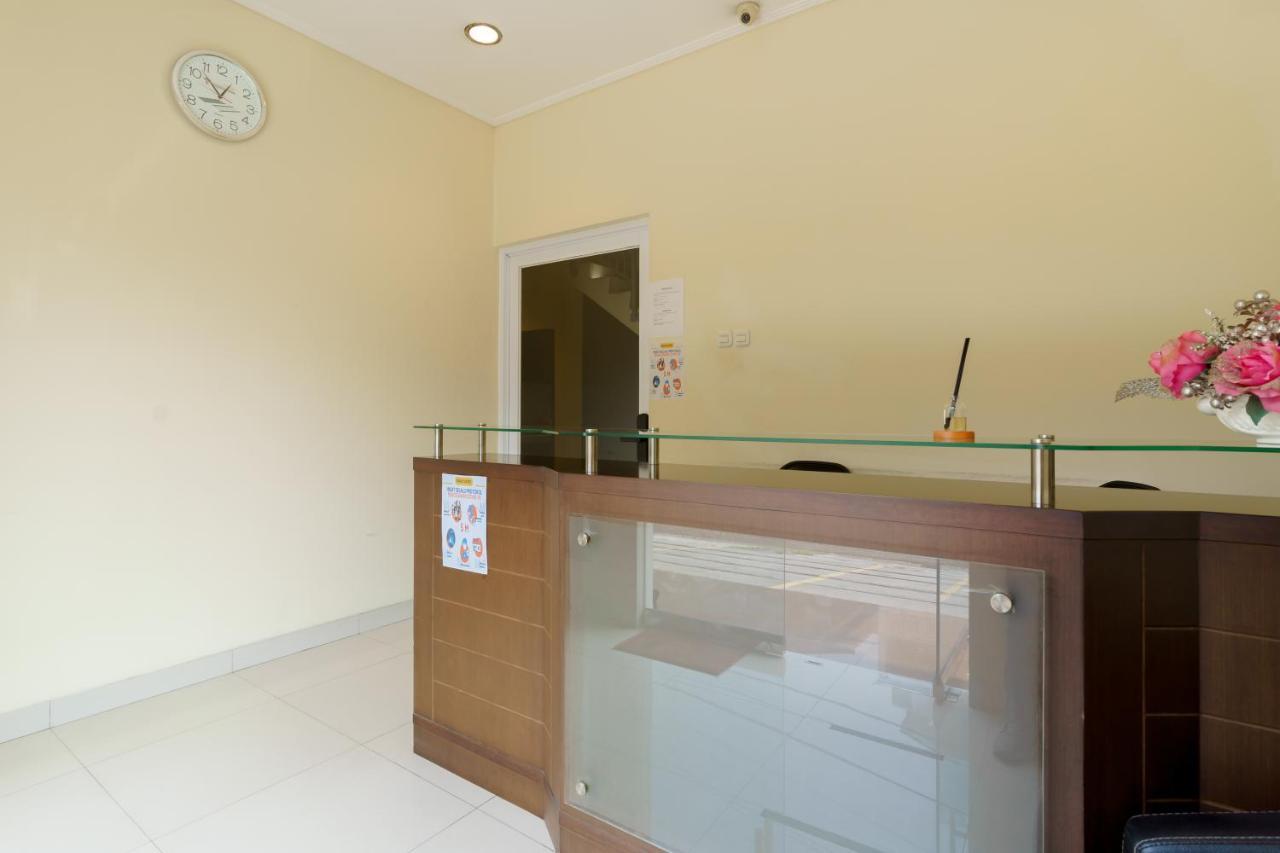 Dago Suites Syariah Cikarang Mitra Reddoorz ブカシ エクステリア 写真