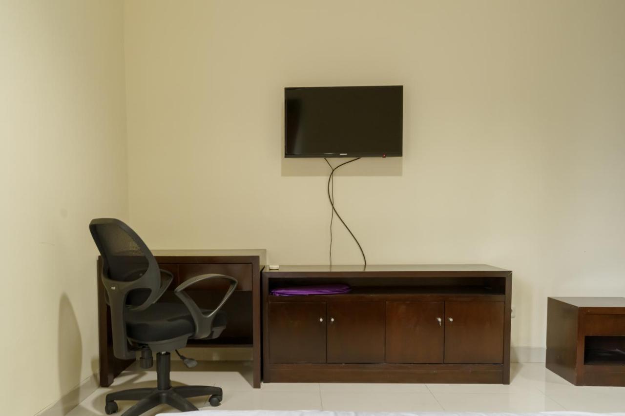 Dago Suites Syariah Cikarang Mitra Reddoorz ブカシ エクステリア 写真