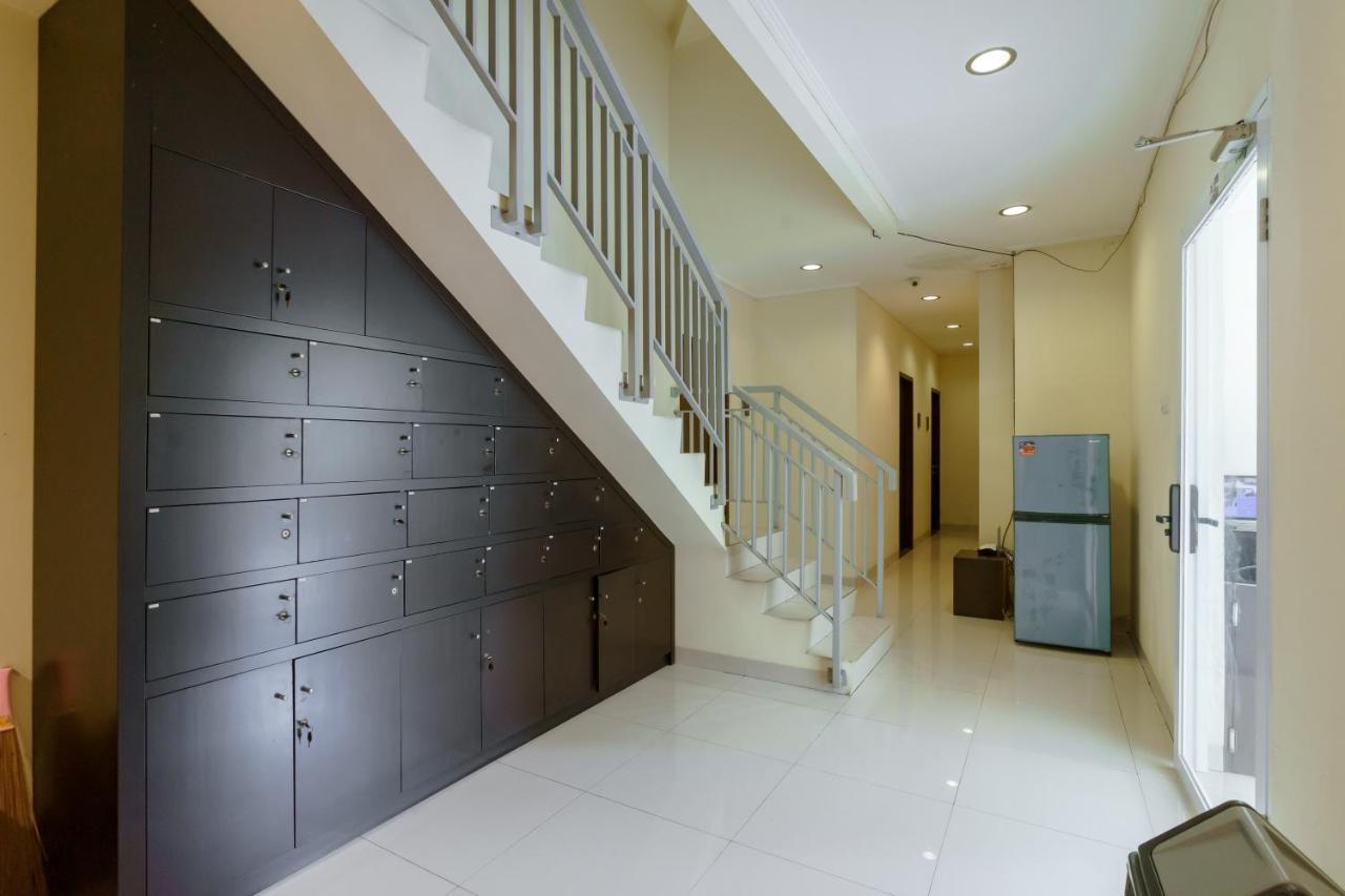 Dago Suites Syariah Cikarang Mitra Reddoorz ブカシ エクステリア 写真