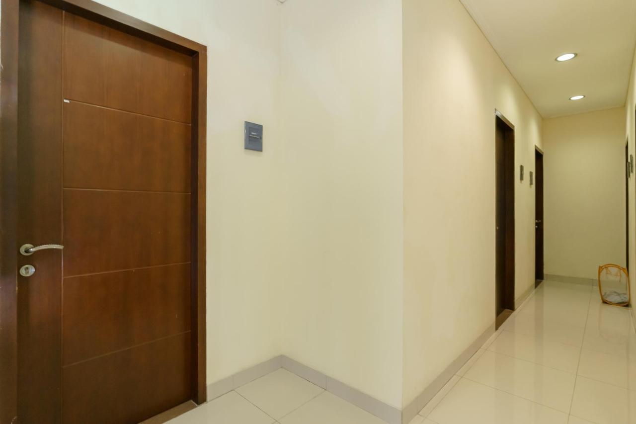 Dago Suites Syariah Cikarang Mitra Reddoorz ブカシ エクステリア 写真
