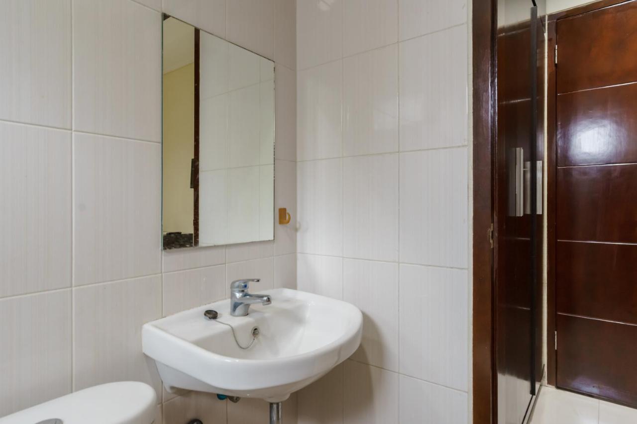 Dago Suites Syariah Cikarang Mitra Reddoorz ブカシ エクステリア 写真